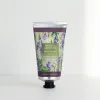Luxusný krém na ruky Lemon & Mandarin od The English Soap Company s bambuckým maslom, aloe vera a sviežou citrusovou vôňou. Ideálny do darčekových setov Cafézia. Dovoz kvetov, dovoz kytíc Prešov a okolie, rozvoz kvetov Prešov, kvetinárstvo Prešov.