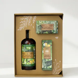 Darčeková sada na starostlivosť o ruky a telo Konvalinka od The English Soap Company s tekutým mydlom a telovým mliekom v elegantnom darčekovom balení. Vhodná ku kytici, samostatne alebo do darčekového koša. Možnosť doručenia cez Packetu po celom Slovensku. Dovoz kvetov, dovoz kytíc Prešov a okolie, rozvoz kvetov Prešov, kvetinárstvo Prešov.