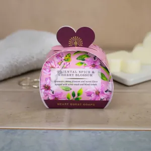 Darčekové mydlové srdiečka Čerešňový kvet & Orientálne korenie od The English Soap Company v elegantnom darčekovom balení. Luxusná pozornosť pre výnimočné chvíle. Možnosť doručenia cez Packetu po celom Slovensku. Dovoz kvetov, dovoz kytíc Prešov a okolie, rozvoz kvetov Prešov, kvetinárstvo Prešov.