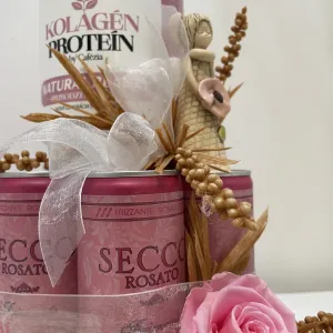 Luxusný darček pre ženu s Beauty kolagénom Cafézia, rosé vínom a večnou ružou. Dovoz kvetov, dovoz kytíc Prešov a okolie, rozvoz kvetov Prešov, kvetinárstvo Prešov.